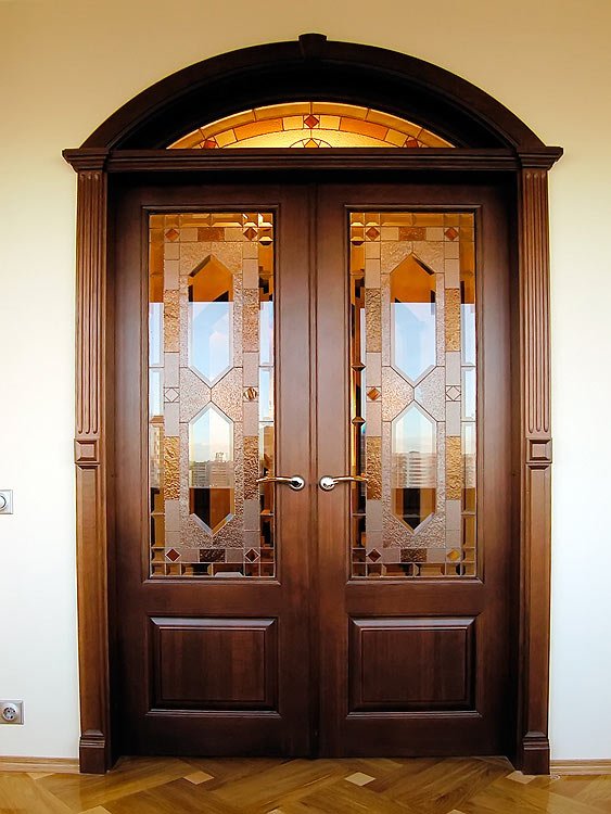 Арочная деревянная межкомнатная дверь