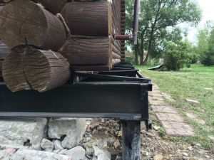 Замена нижних венцов при ремонте фундамента деревянного дома