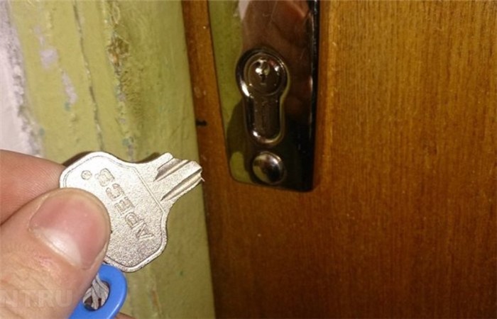Сломался ключ в двери