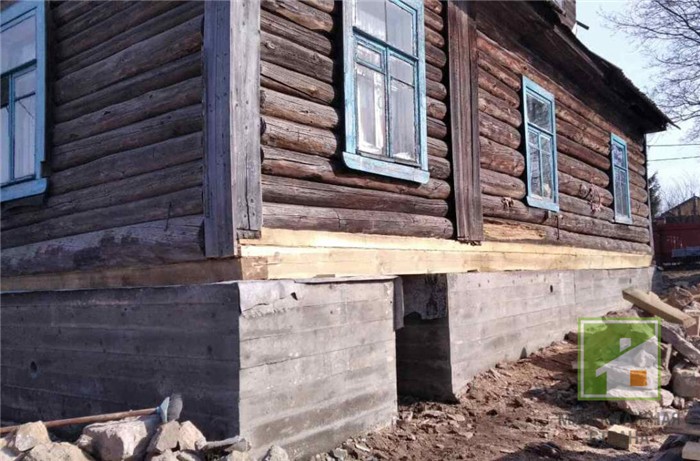 Замена фундамента деревянного дома: все о ремонте конструкции