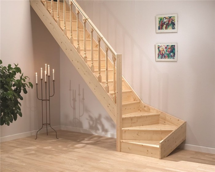 Компактная деревянная лестница на 2 этаж